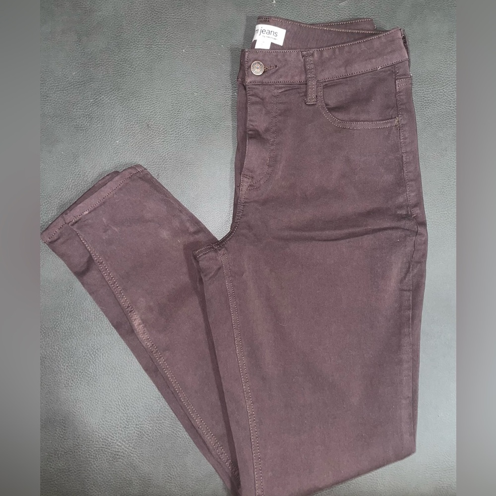 Maurices – High-Rise Jegging
Size: Medium Regular | Color: Brown | Fit: Jegging